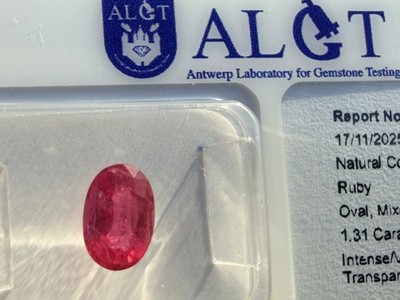 Intense / Vivid Pinkish Red Ruby - 1.31 Carat - original ALGT Report and sealed