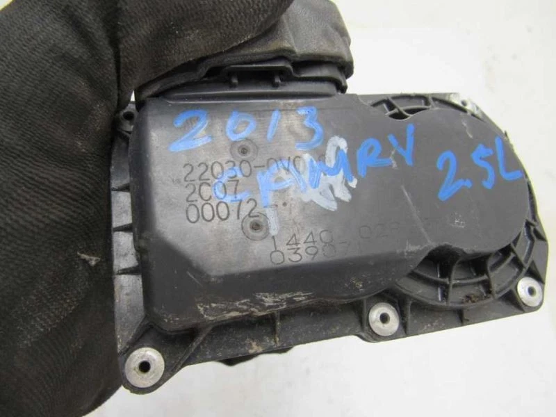 Conjunto de válvula do corpo do acelerador 2.7L 2009 Toyota HIGHLANDER 220300V010 FABRICANTE DE EQUIPAMENTO ORIGINAL - Imagem 3 de 4