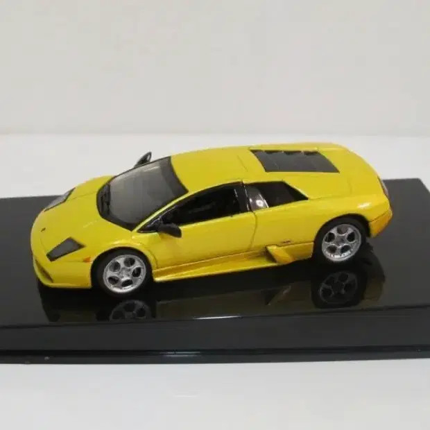 1:43 Autoart Lamborghini Huracan Model Yellow Old Boxed