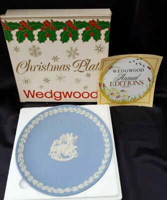 Wedgwood VICTORIAN TRADITIONS TELLER ANNUAL EDITION MERRY CHRISTMAS 1992-3