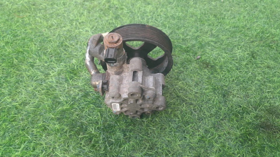 Bomba de dirección asistida Lexus LX570 2016-2021 con montaje de polea OEM Foto 2 de 4