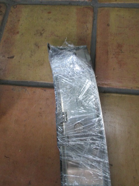Rolls Royce Silver Spur & Bentley Turbo front bumper chrome finisher UR27098 NOS
