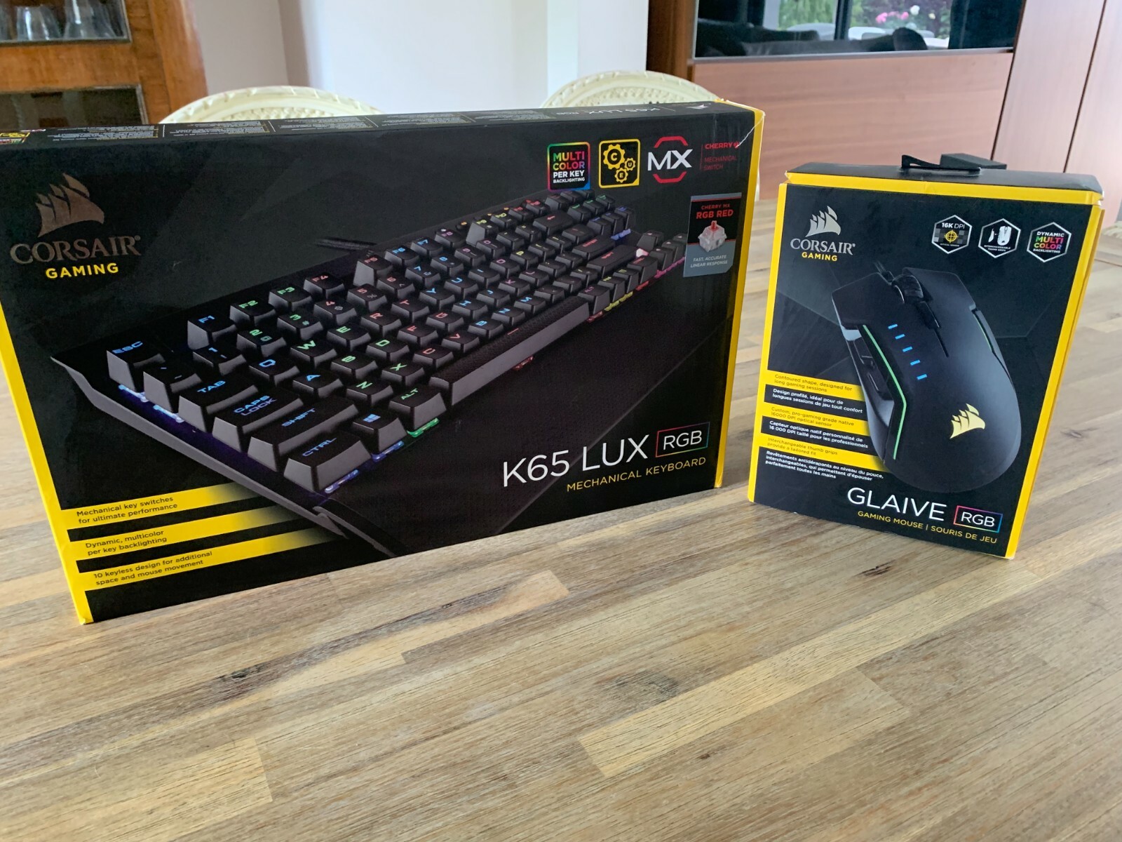 Kit clavier souris Corsair RGB rétroéclairé pour un setup gaming personnalisé