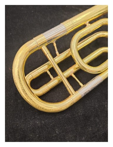 Yamaha Bass Trombone YBL-322 - Picture 2 of 9