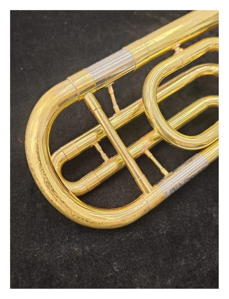 Yamaha Bass Trombone YBL-322 - Image 2 of 4