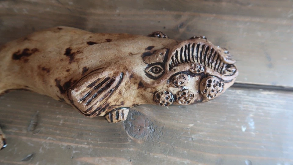 EXTREMADAMENTE RARO Cerámica Ballena Colgante de Pared por Artista BILL STROUD Numerado 10 Foto 3 de 4