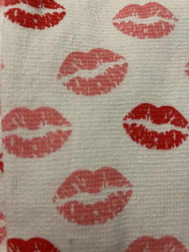 Cupcakes and Cashmere Lips and Hearts Pattern Kitchen Dish Towel Set (3 Towels) - Picture 3 of 4
