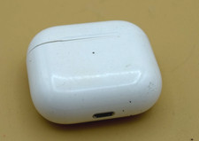 Apple Genuine Charging Case A2566 for AirPods...