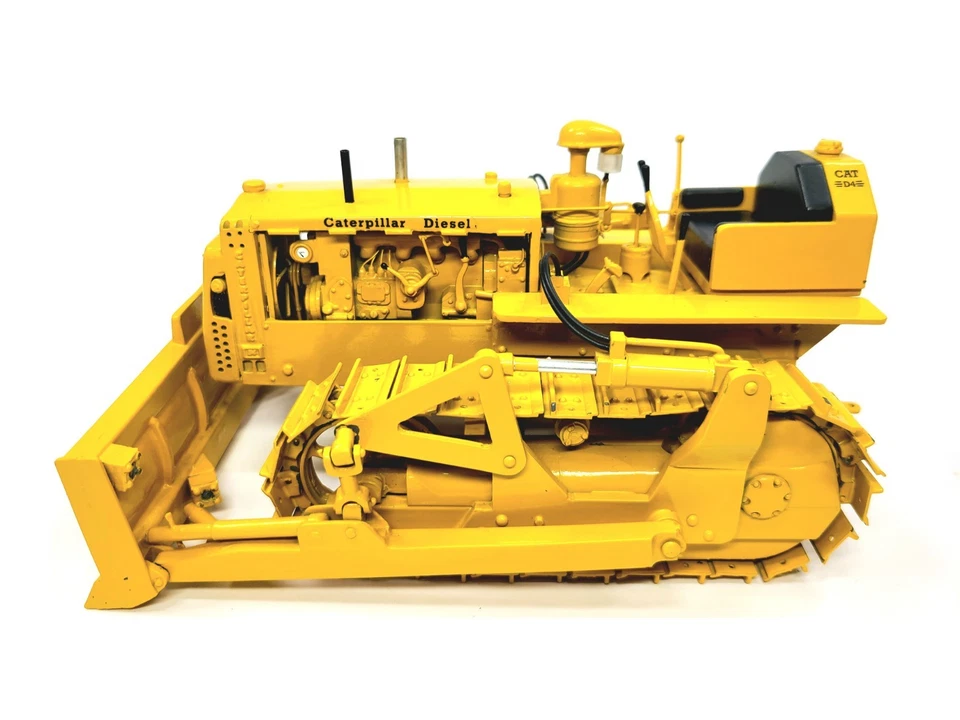 Caterpillar Cat Model D4 Crawler Dozer - Riecke CCM 1:16 Scale Model - Image 3 of 4