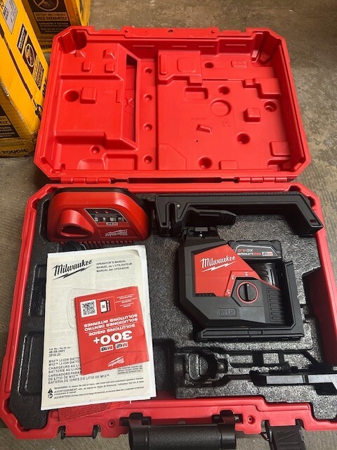 Milwaukee 3631-21 M12 12V 360 Single Plane Green Laser Level Kit