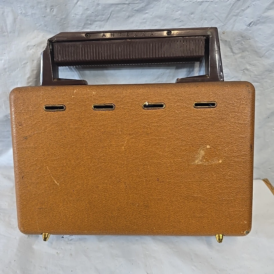 Admiral Modelo 217 1957 Doble Potencia Portátil 4 Tubos de Aspiración Radio AM Marrón Funciona Foto 4 de 4