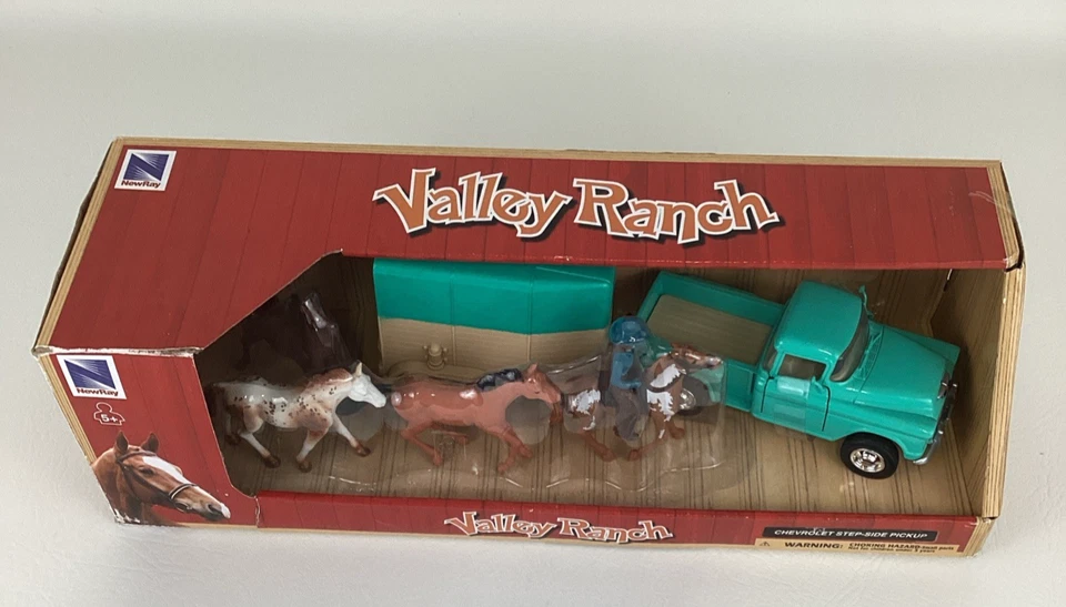 Valley Ranch Playset Chevrolet Step Side Pickup Truck Trailer Horses New Ray - Image 2 of 4
