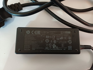 Original HP Notebook Laptop Netzteil 854054-002 (19,5 V, 45 W) für HP
