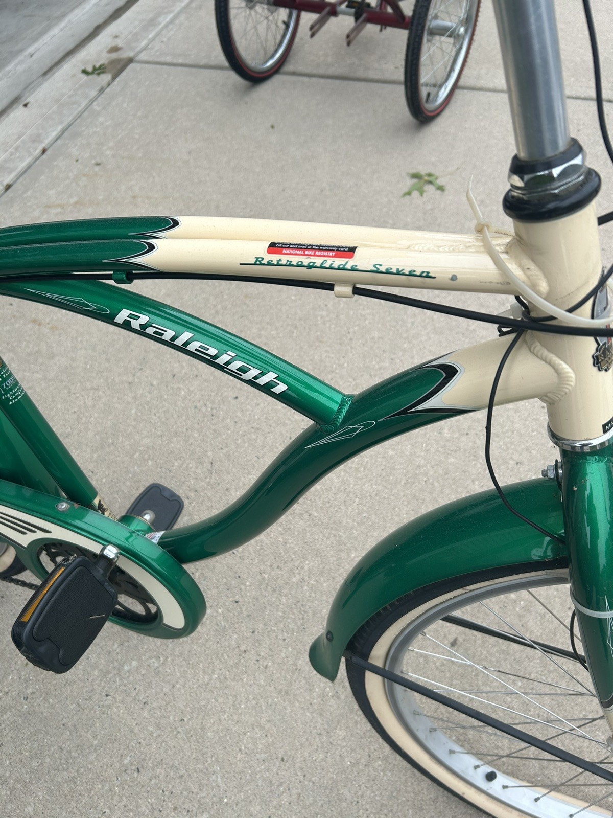Raleigh Retroglide Seven Cruiser Bike