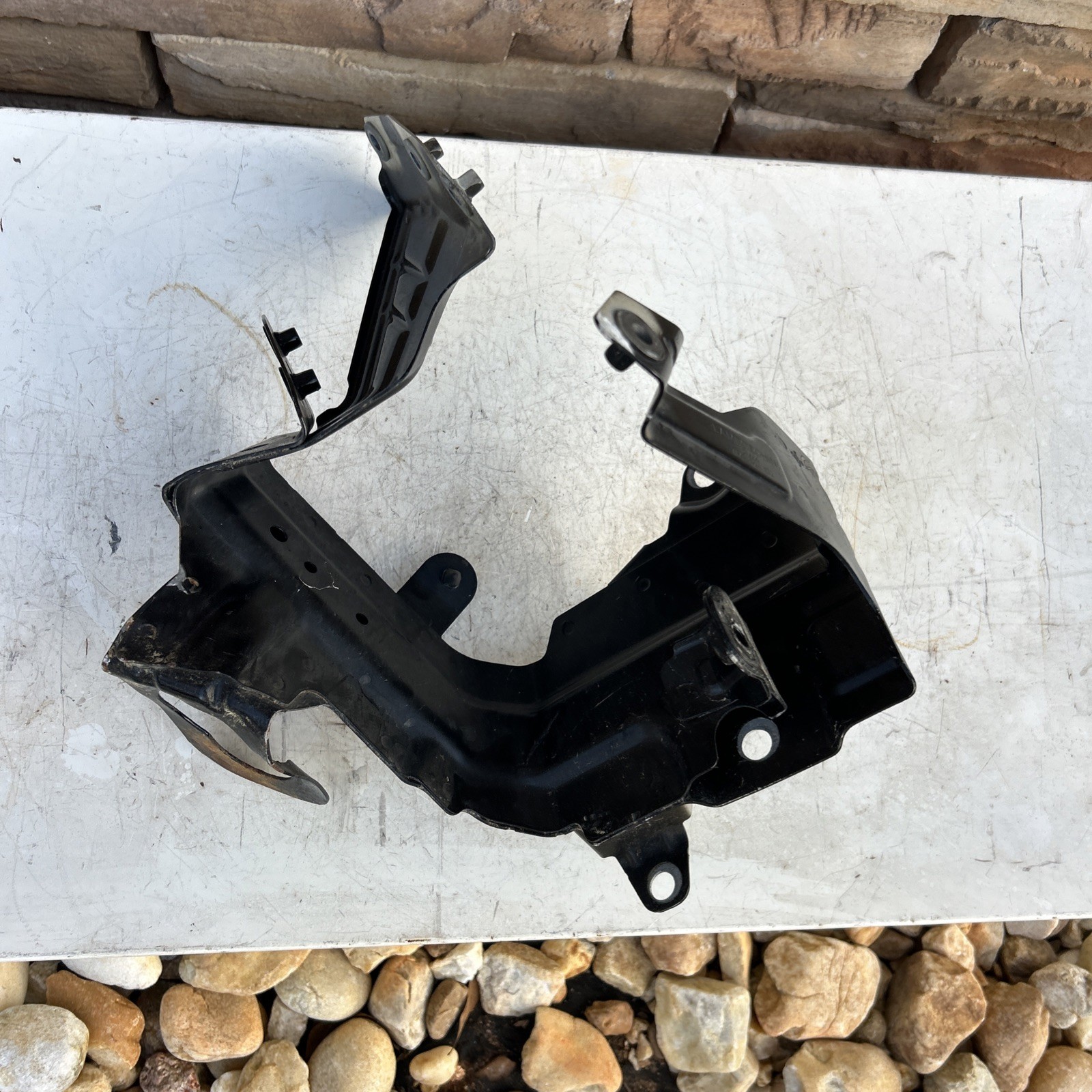 2018-Up Lamborghini Urus Strut Bracket Right Genuine OEM 4ML821132A See Photos
