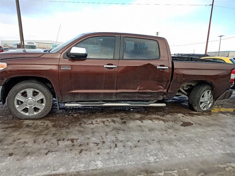 Bobina de encendido de bujía de Toyota Tundra 2014 5,7 L 8626951 Foto 4 de 4