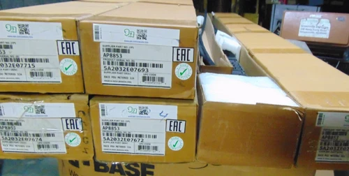 (1) APC AP8853 Metered Rack 2G PDU 32A 230V 36xC13 6xC19 Power Distribution Unit