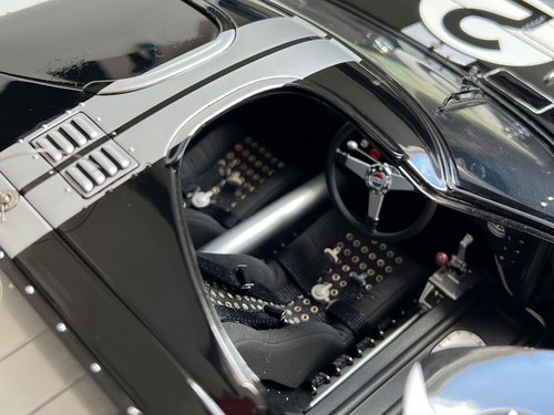EXOTO 1966 Ford GT40 Mk2, modello pressofuso limitato, scala 1:10, incl. vetrina - Foto 16 di 22