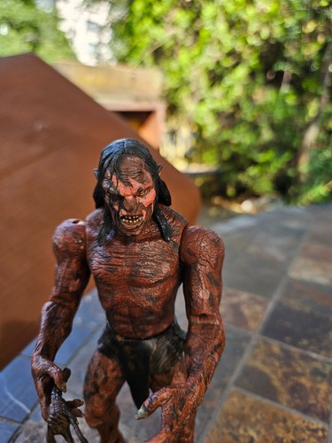 TOY BIZ Lord of the Rings NEWBORN LURTZ URUK-HAI 7 1/8” Action Figure - Picture 2 of 14