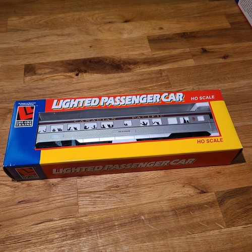 Vintage Life-Like HO Scale Lighted Passenger Car Canadian Pacific Seaview 8244 | Condition: New