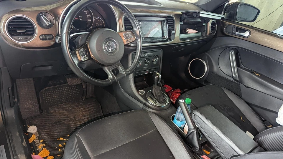 Manija de puerta exterior derecha usada se adapta a: Volkswagen Beetle 2012 montaje pintura a m Foto 3 de 4