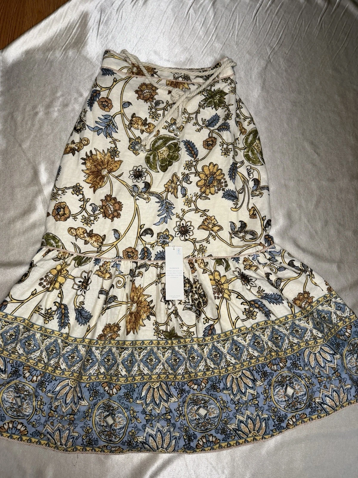 Calypso St. Barth Floral Print Linen Blend Tiered Maxi Skirt Size XS NWOT Boho
Opens in a new window