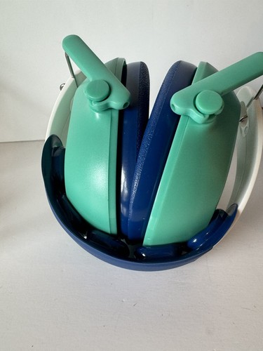 NIB 3M Children’s Ear Protection 22db Green Cushioned - Picture 2 of 7