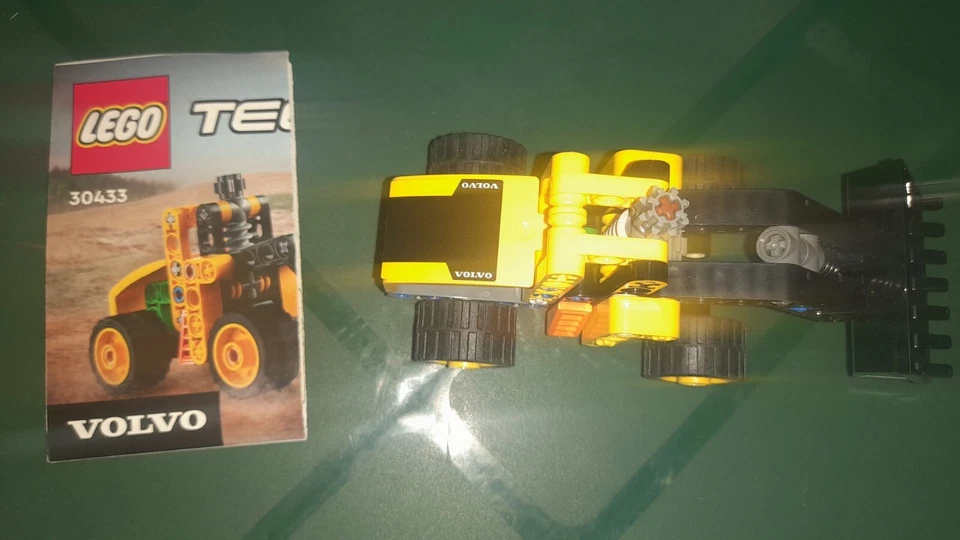 LEGO Technic 30433 Volvo Wheel Loader, foto 3 di 3