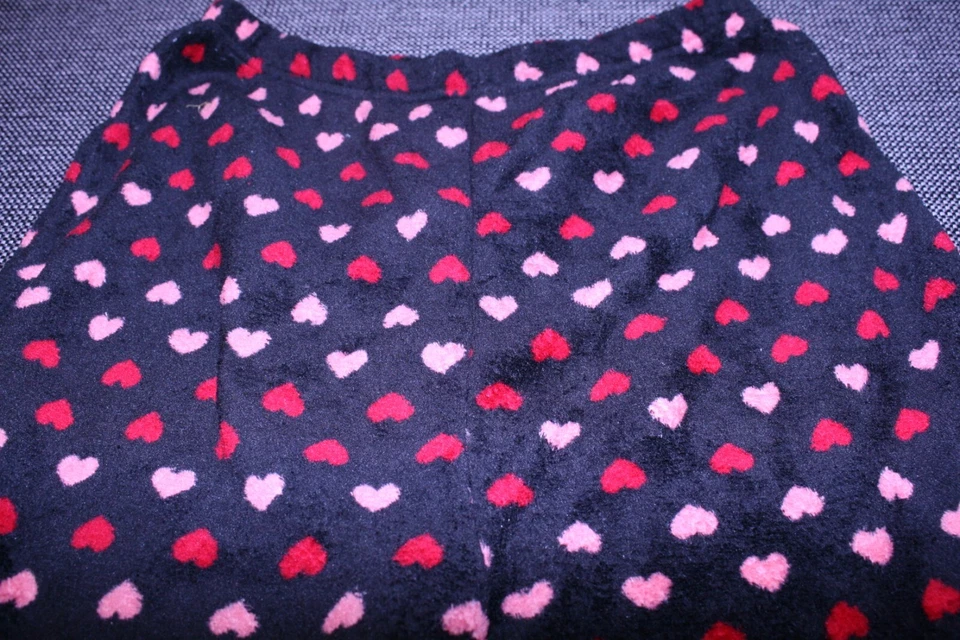 Pantalones Bobbie Brooks Polar Estampado Corazón Negros Súper Suaves Talla L Foto 2 de 4