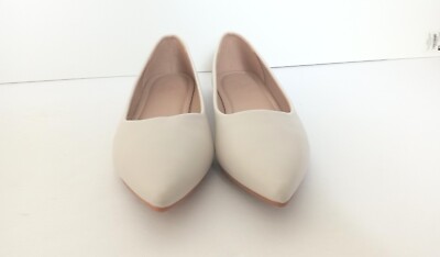 Women's Size 8 US CUCCOO Basic Point Toe Ballet Beige new in stock
