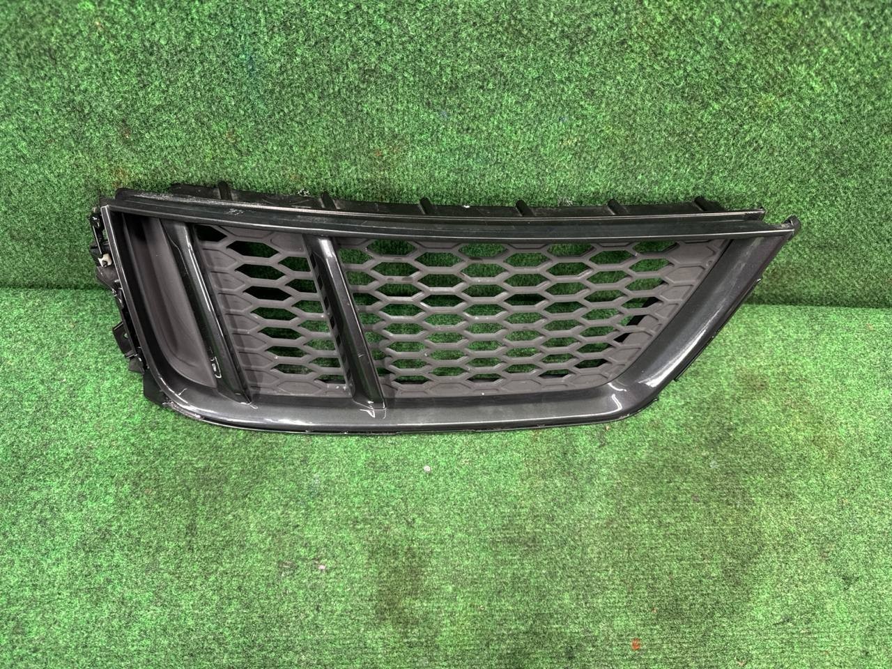 🛑 2017-2018 Audi R8 Spyder Rear Left Side Bumper Grille Plastic Trim OEM