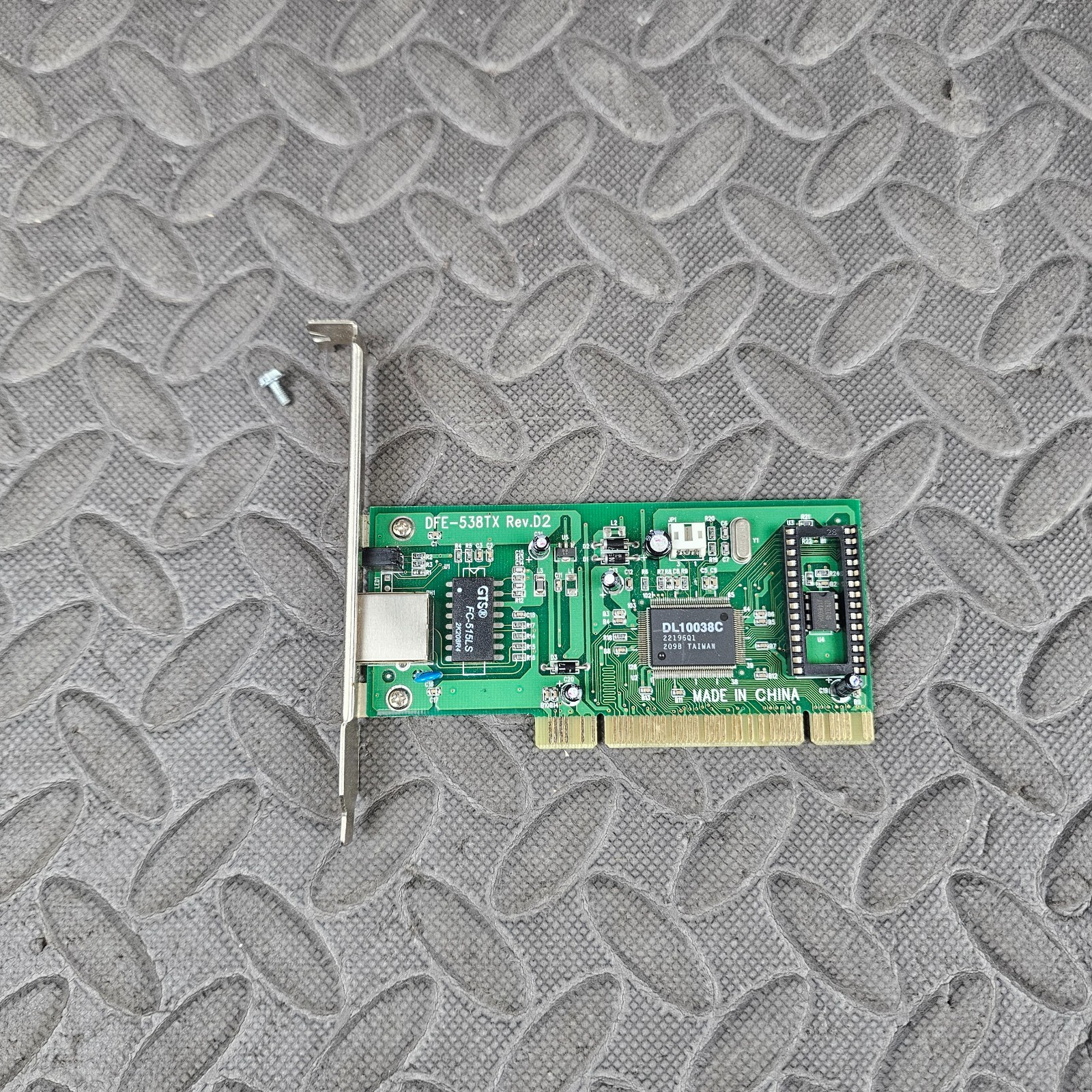 D-Link DFE-538TX REV.D2 DL10038D 10/100 PCI Network Interface Adapter NIC Card