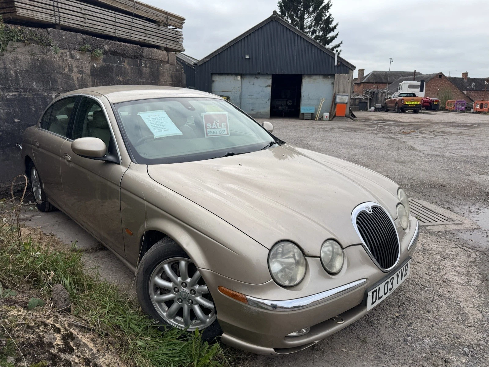 Jaguar S Type - Picture 2 of 3