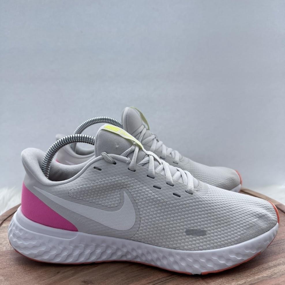 nike revolution 5 white pink