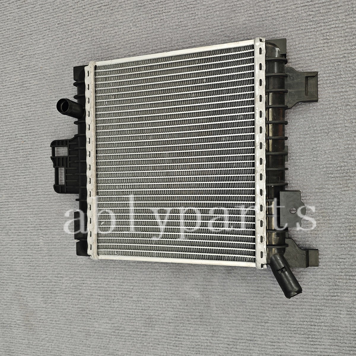 Lamborghini Urus Right Radiator P/N 4M0121218G
