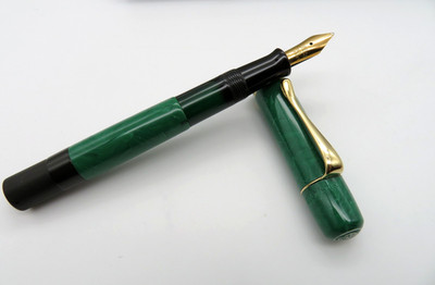 Pelikan Original Of Their Time 1935 Limited Edition 1998 Jade Grün 18 K Gold Nib