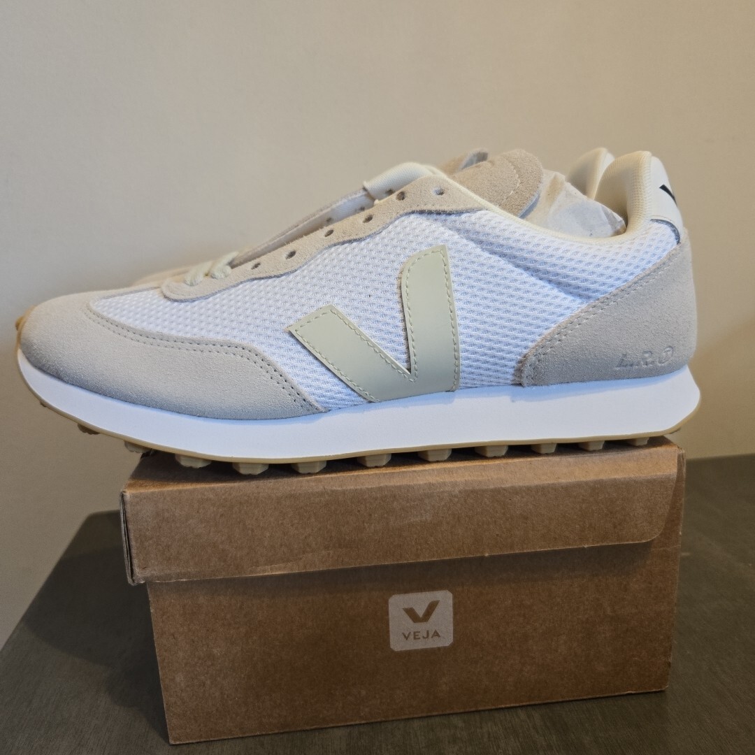 即納★希少! 大人気★VEJA★RIO-BRANCO ALVEOMESH★RB012382A s-l400.jpg