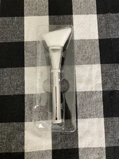 IT Cosmetics Foundation Brush 707 Heavenly Skin Hugging, READ