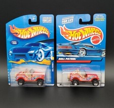 Hot Wheels Mainline Roll Patrol 2000 rojo cromo hoja de sierra ruedas #199 lote de 2