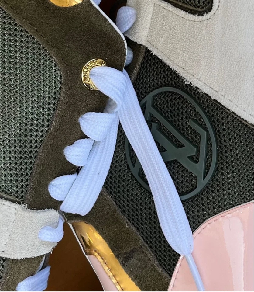 LOUIS VUITTON Gamuza Piel de becerro Run Away Tenis 39 Caqui Foto 2 de 4