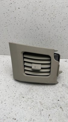 2010 2011 Toyota Prius Front Right Dash Air Vent 55660-47030 55686-47020