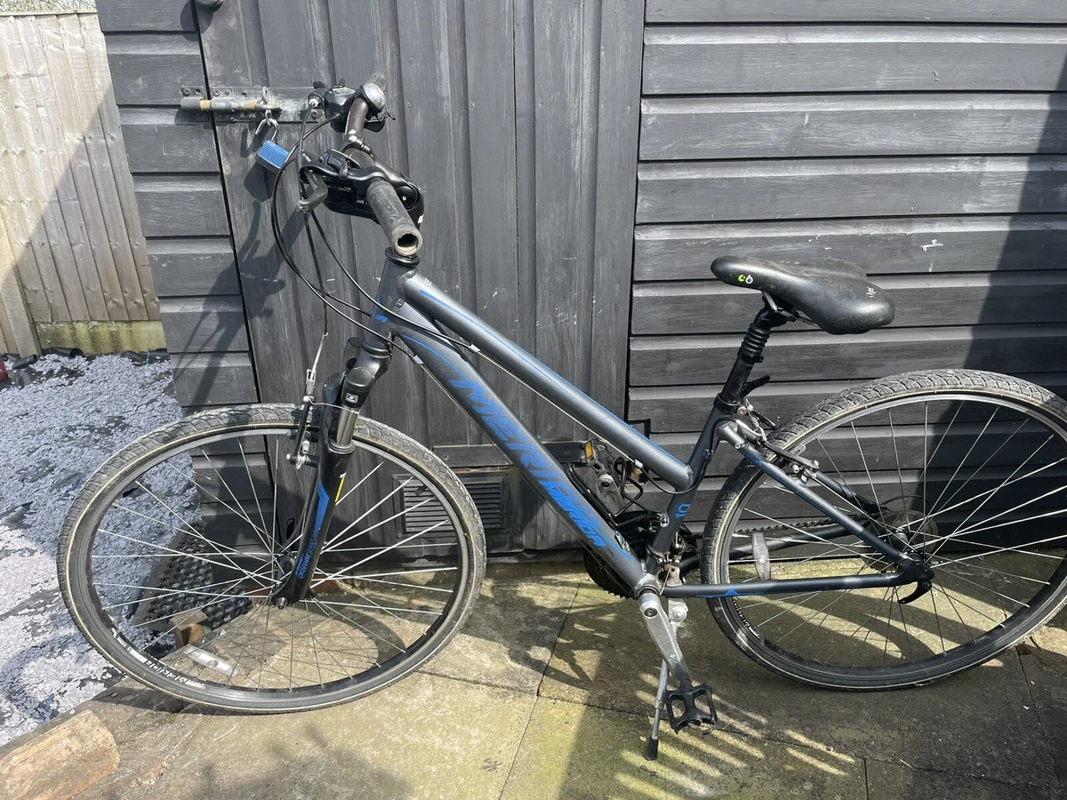 Merida crossway 10 ladies hybrid bike
