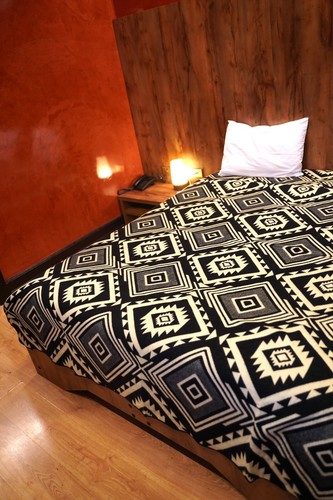 Alpaca Wool Blanket, 94 x 78 - Ultra Soft- Reversible 2 in 1-Premium Alpaca Wool - Picture 3 of 6
