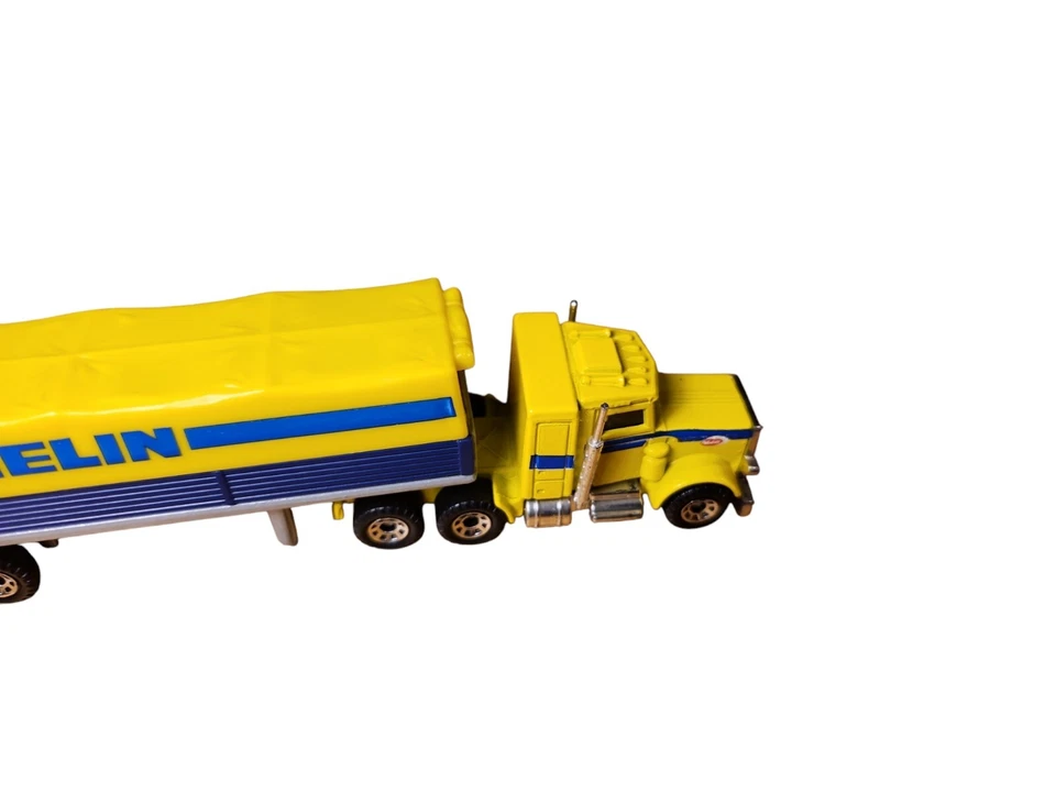 “MATCHBOX” CONVOY CY-5 **MICHELIN** PETERBILT COVERED TRUCK - Image 2 of 4