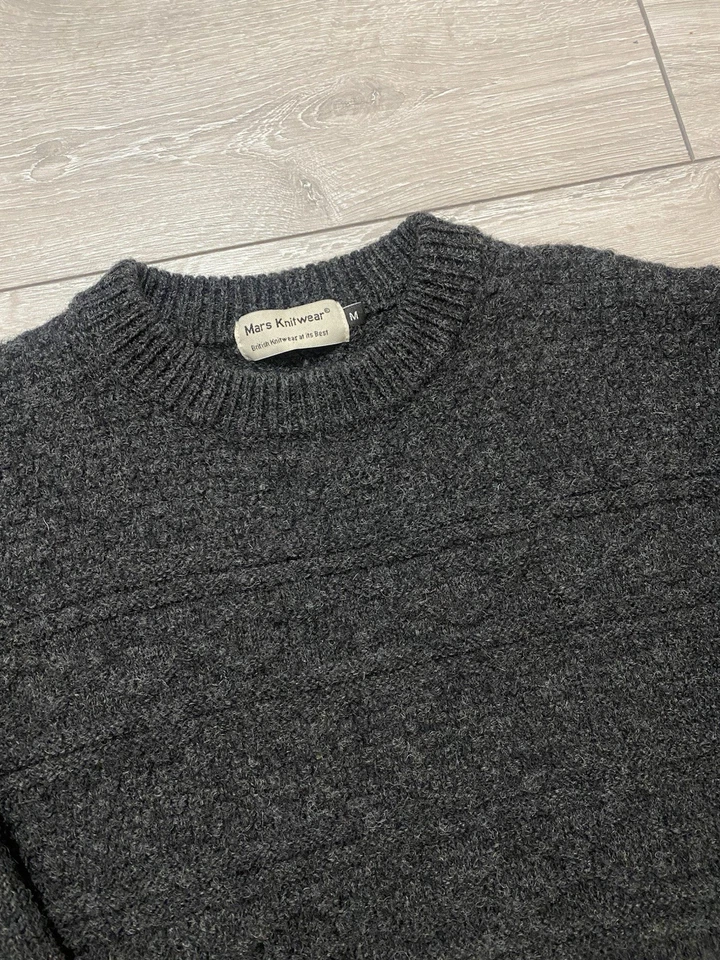100% British Wool Fisherman Pattern Guernsey Jumper  Mars Men’s Medium Grey - Image 2 of 4