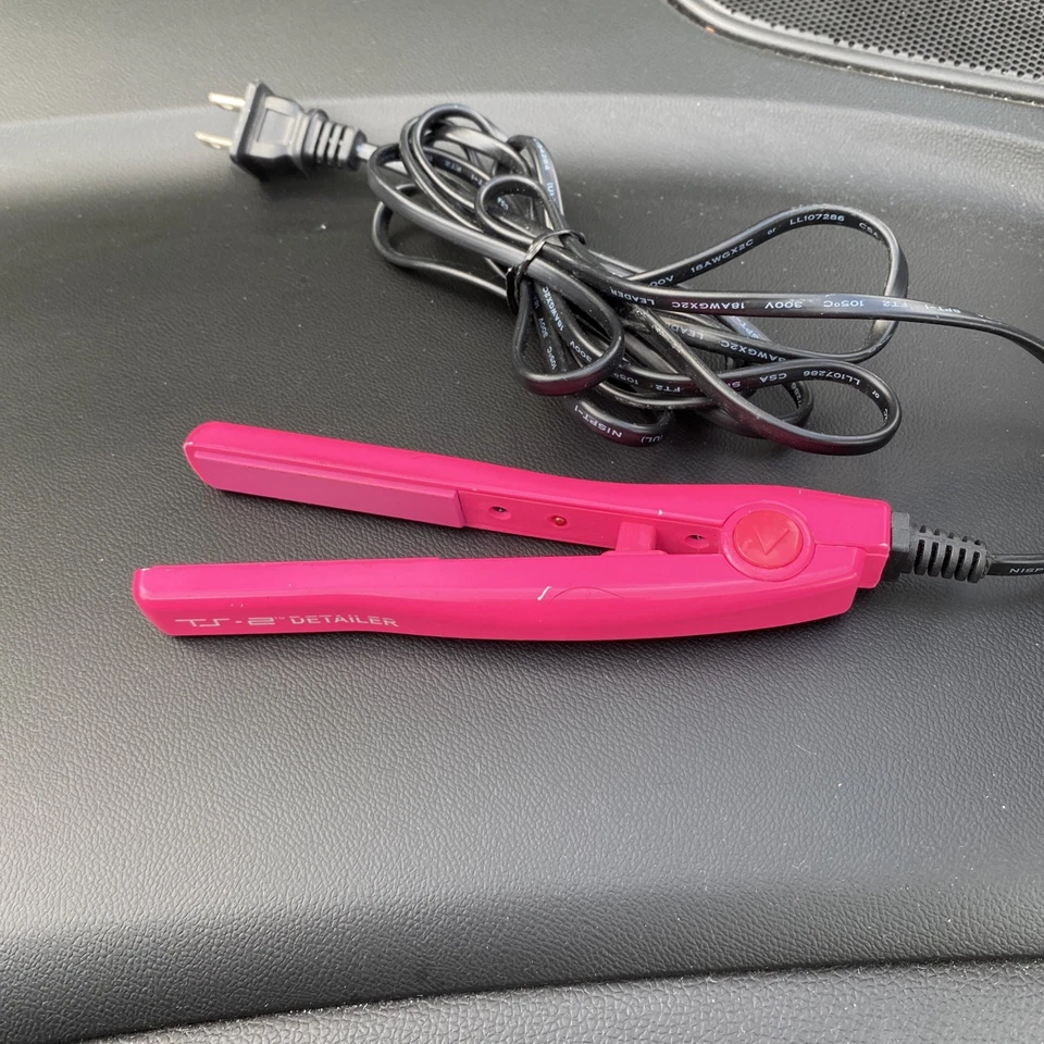 TS-2 Detailer Rosa Caliente Miniatura Plancha J&D Productos de Belleza Foto 4 de 4