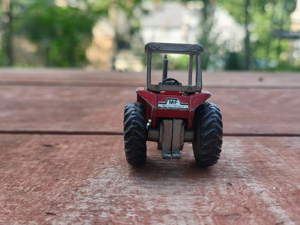 Tractor modelo Ertl Massey Ferguson 2805 rojo fundido a presión 1:20 + cabina Foto 4 de 4
