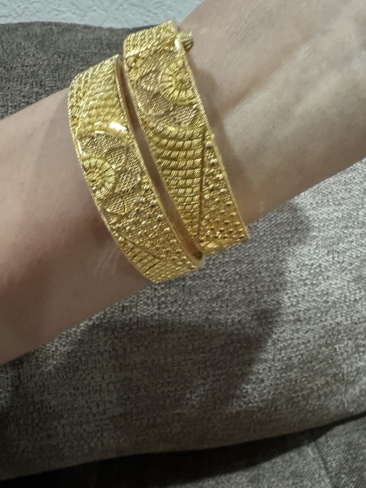 22K Solid Gold Hinged Bangles – Matching Pair (Se… - image 17