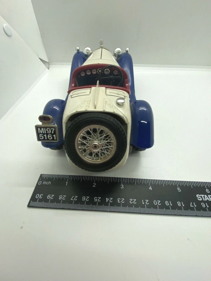 Coche modelo Bburago Italia Alfa Romeo 2300 Spider 1932 escala 1/18 blanco azul 3008 Foto 4 de 4