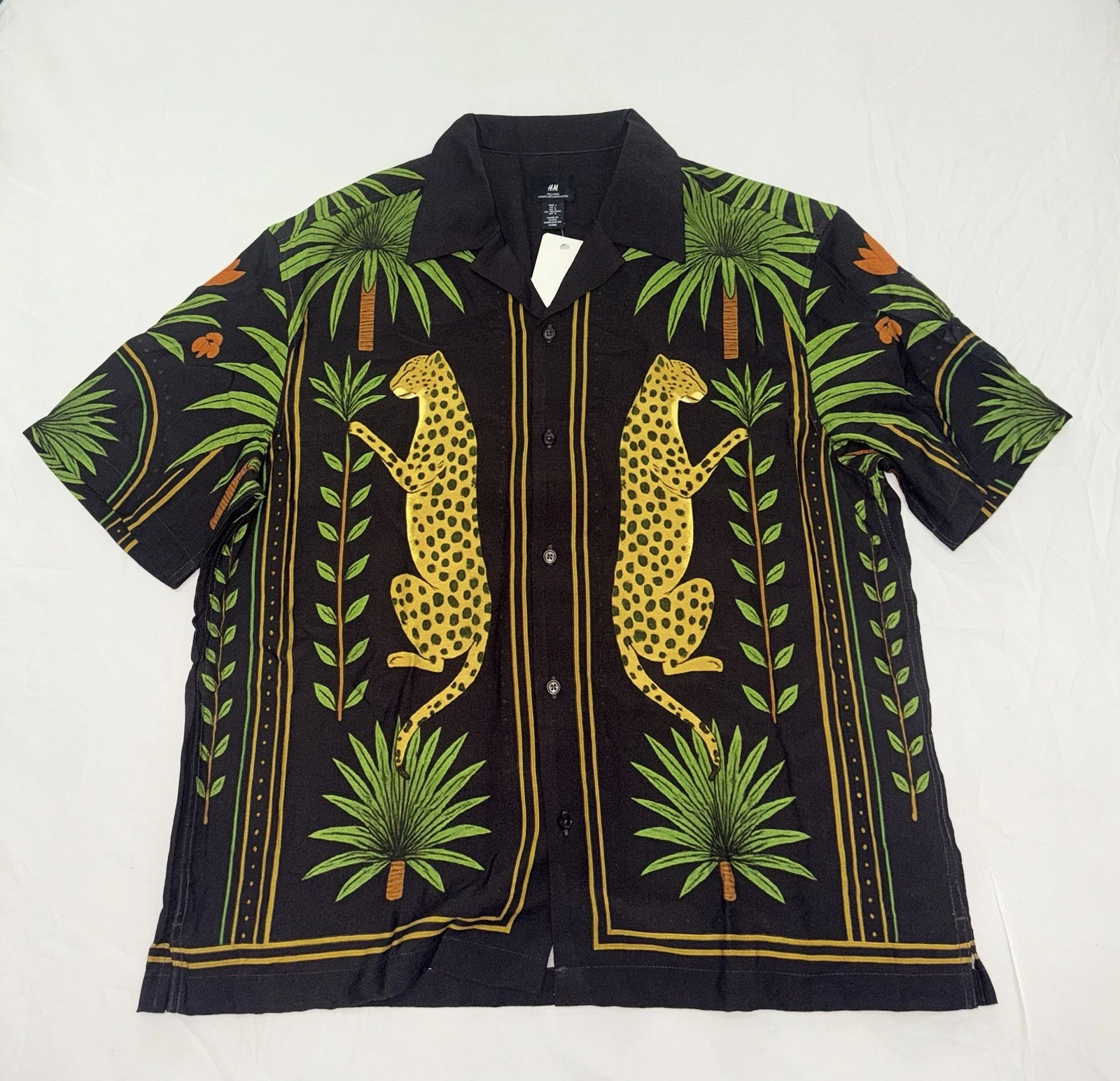 H&M RELAXED-FIT PRINTED RESORT SHIRT Size Large
Opens in a new window or tab